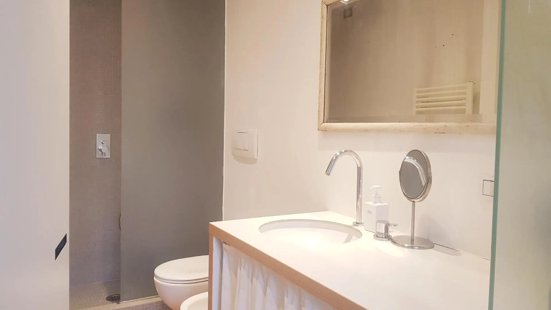 Lägenhet Little Suite In Chinatown Milano